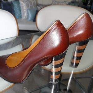 FENDI round toe heels size 40